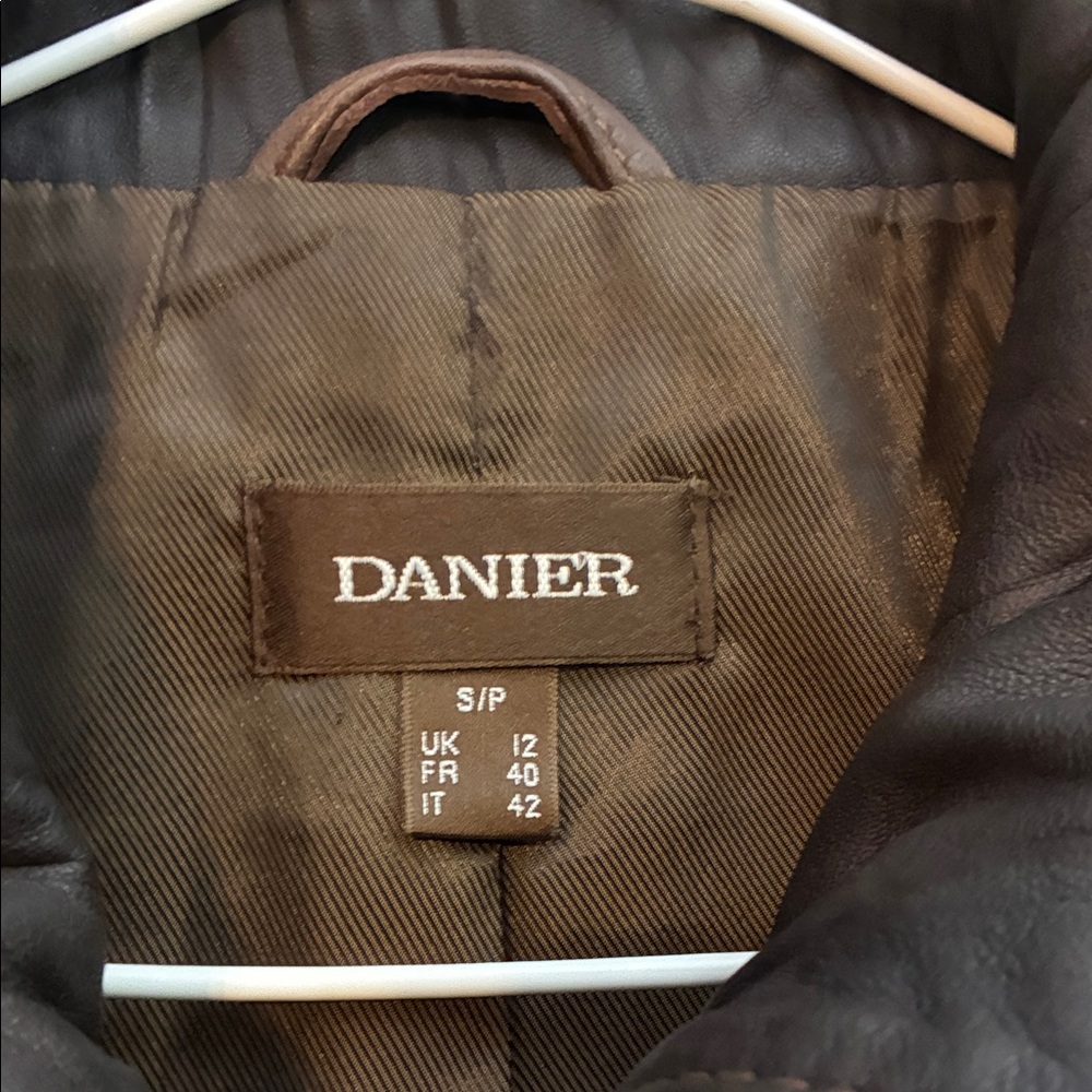Danier Women's Rich Brown Leather Jacket with Chunky Button Detail - Picture 2 of 16